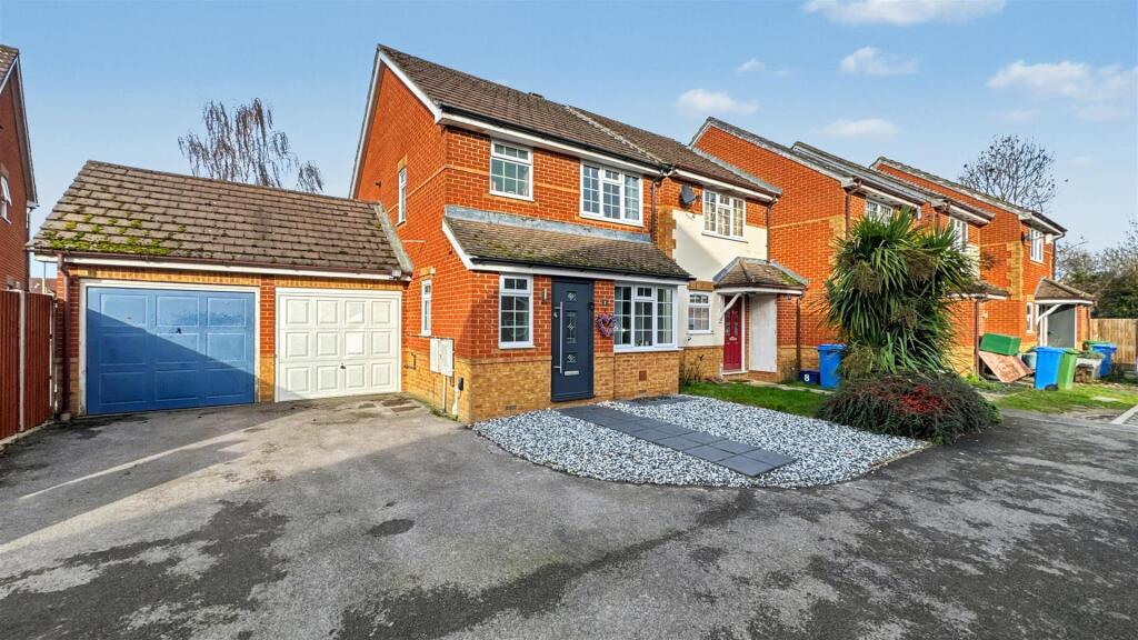 Main image of property: The Topiary, Farnborough