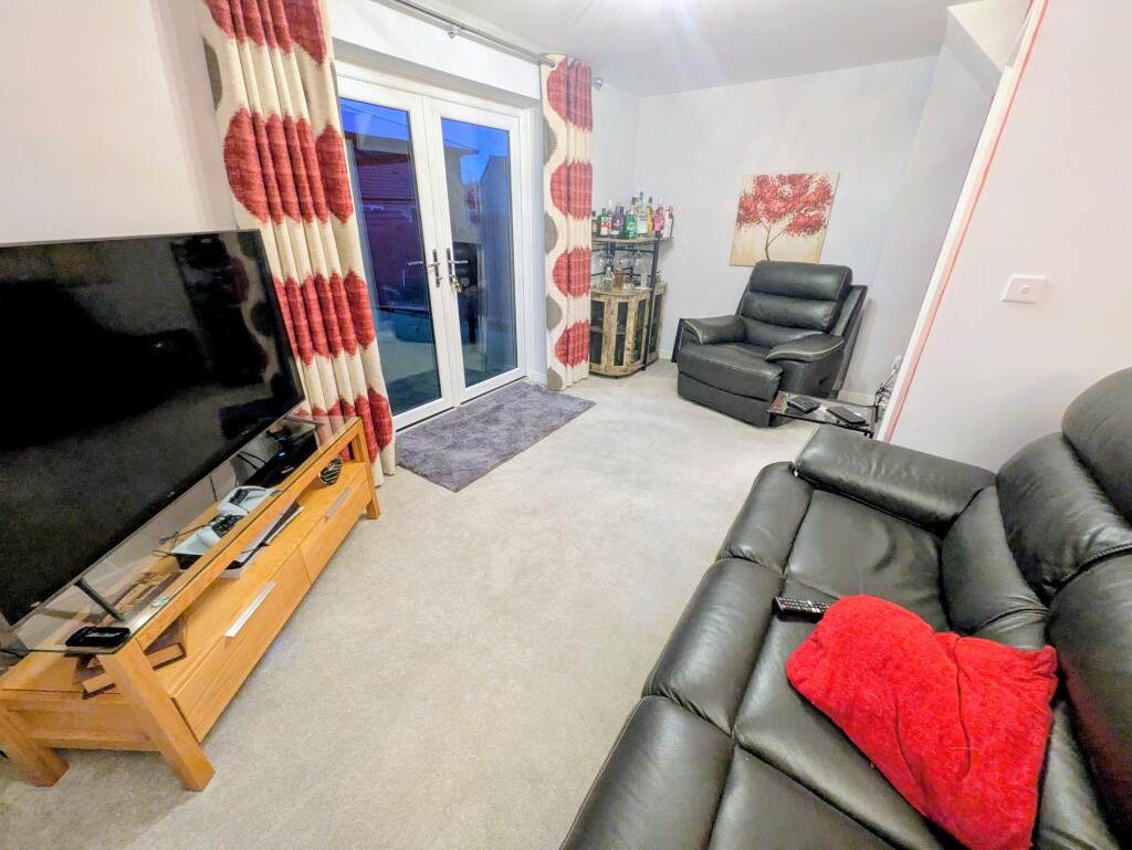 Additional image 2 of Harrowins Farm Drive, Bradford, BD13