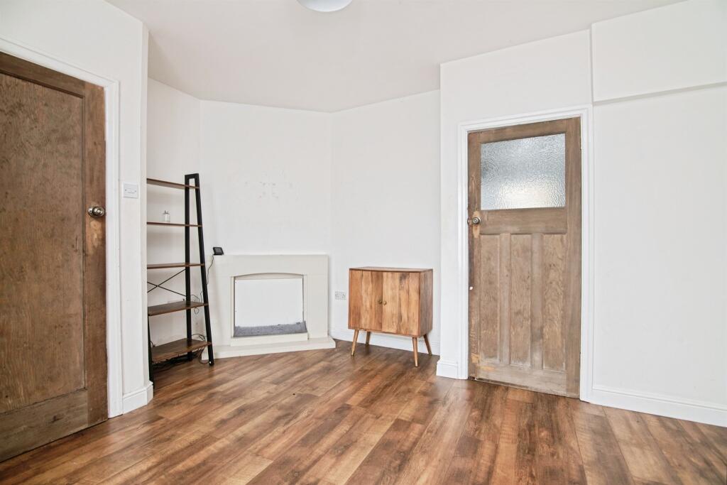 House in Sandwell, West Midlands - View 6