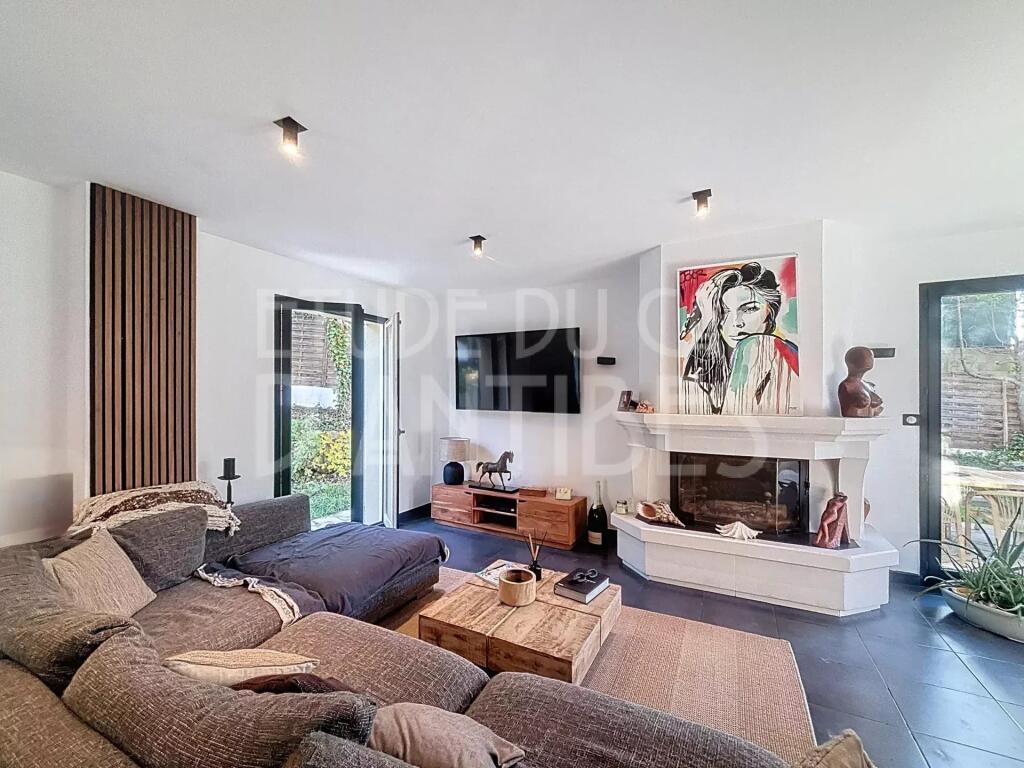 Main image of property: Provence-Alps-Cote d`Azur, Alpes-Maritimes, Biot