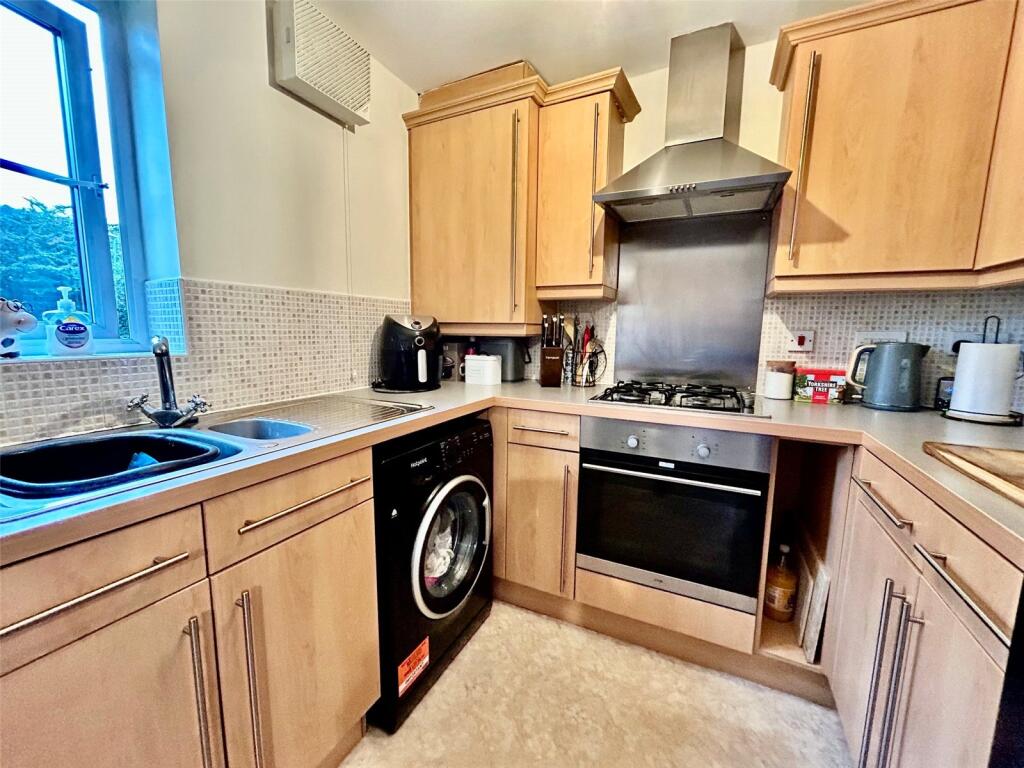 Apartment in Preston - View 3