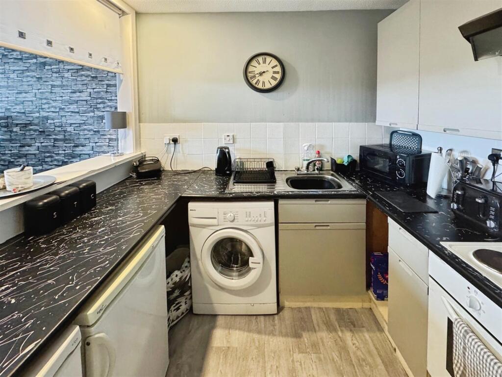 Apartment in Clydebank, Kilbowie - More
