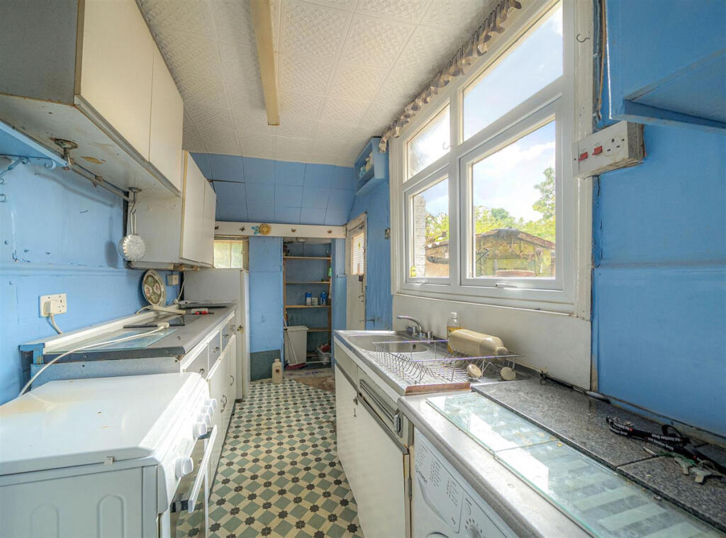 House in London, Willesden Green, Harlesden - View 5