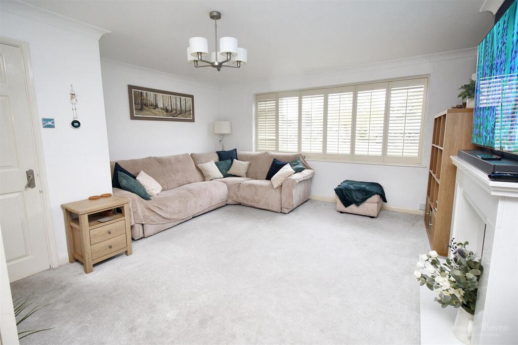 House in Reading, Holybrook - View 2