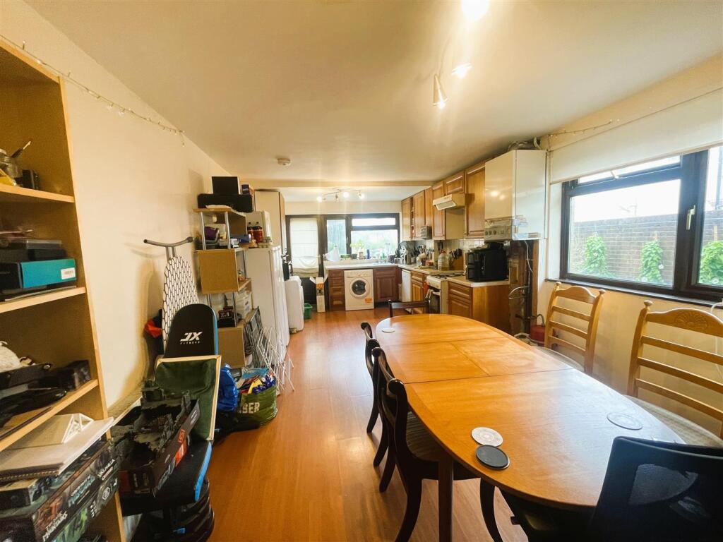 House in Southampton - View 2