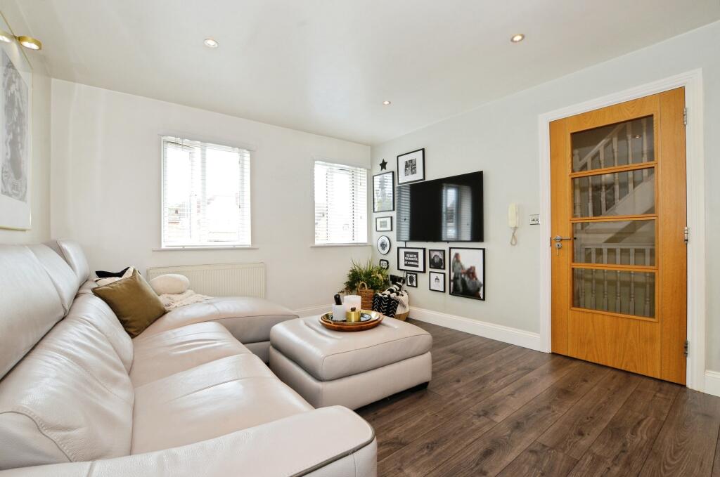 Apartment in London - View 4