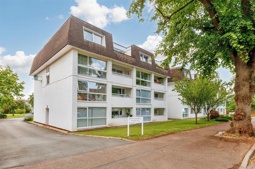 Main image of property: Arlington Avenue, Leamington Spa, CV32