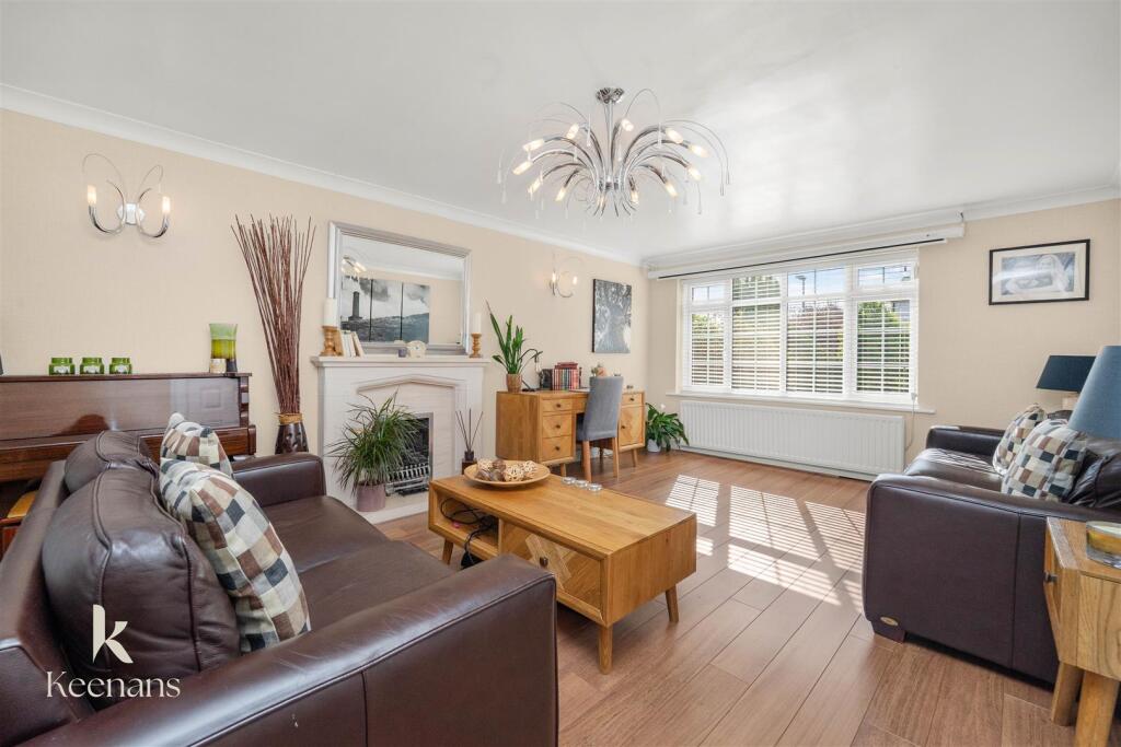 Chisholme Close, Greenmount photo 5