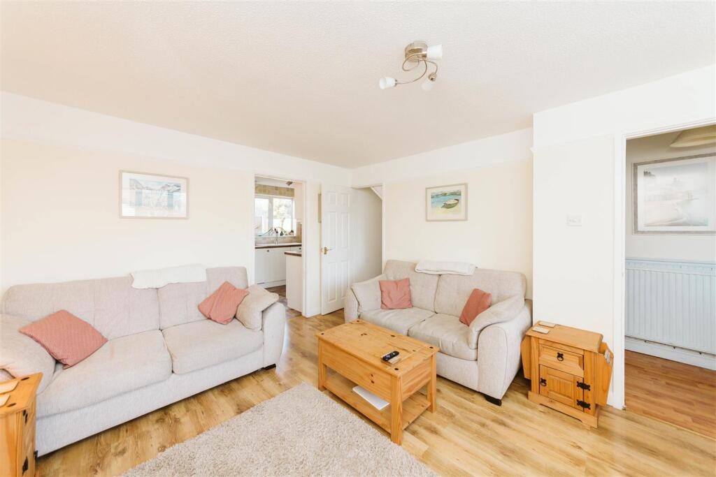 Buckingham Drive | Stoke Gifford photo 2