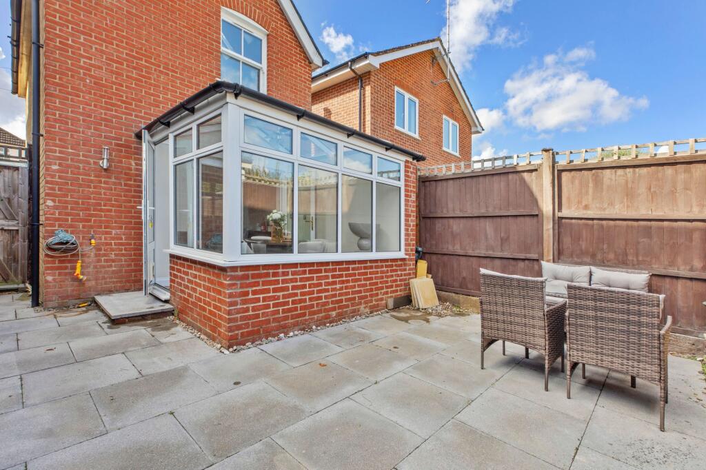 House in Bourne End, Wooburn - View 5