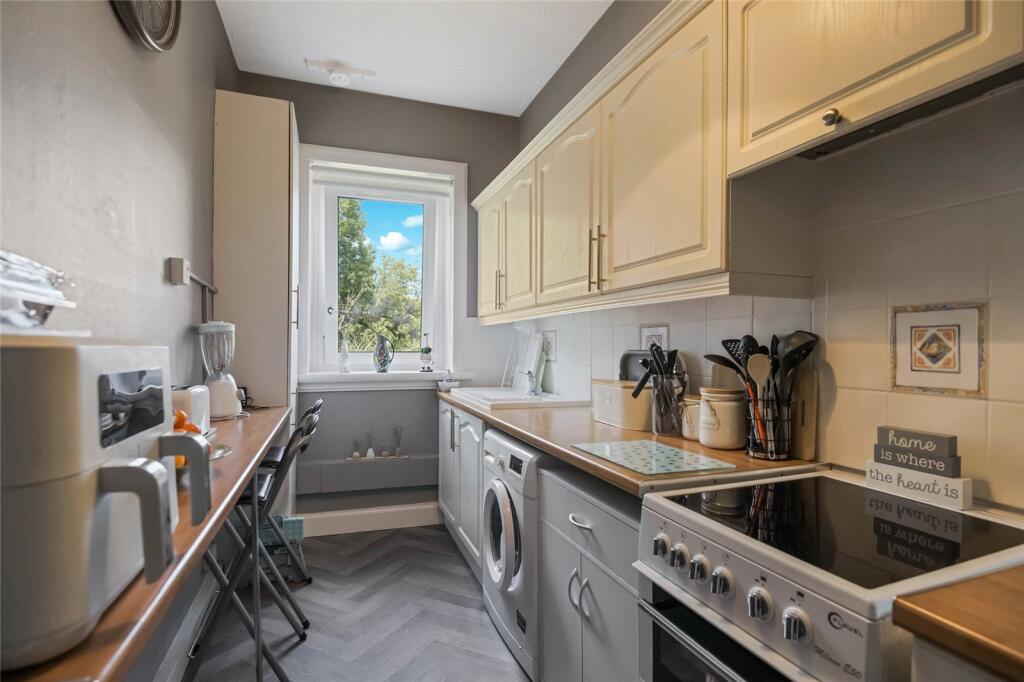 Apartment in Paisley - More