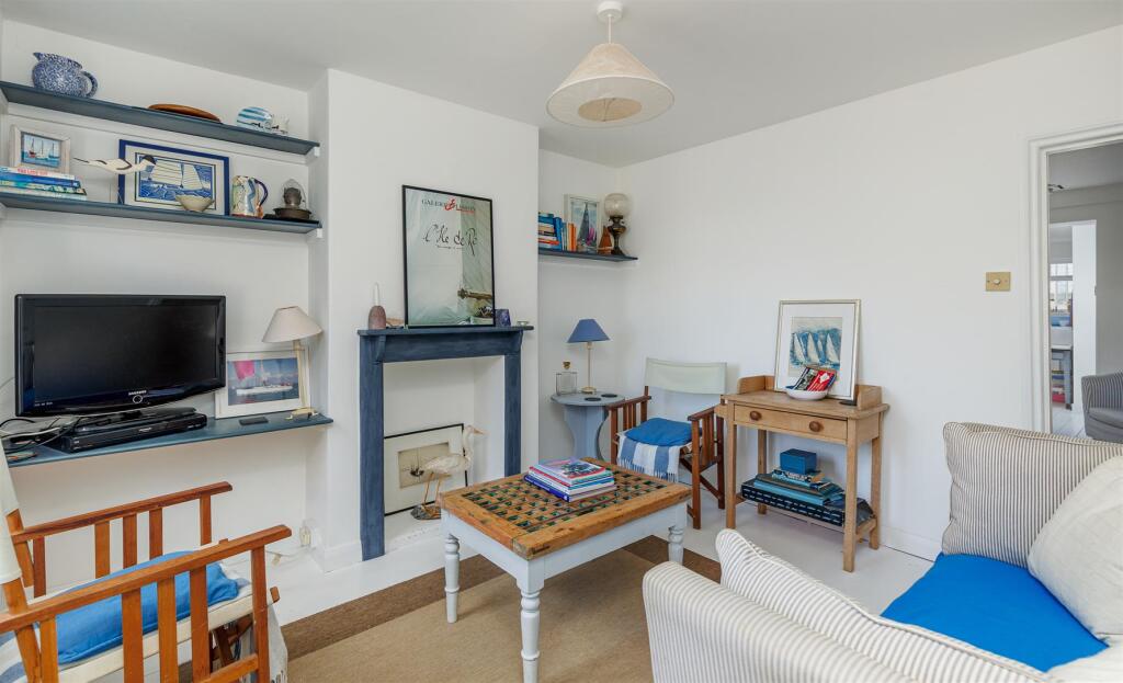 House in Cowes, Isle of Wight - View 2