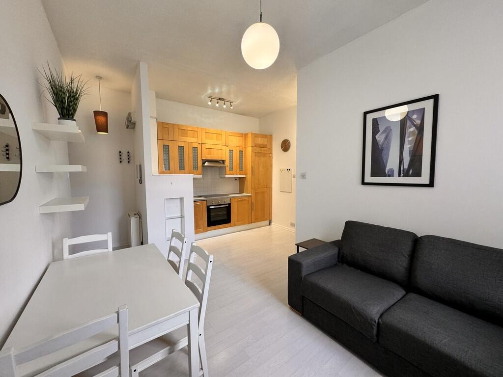 Main image of property: Flyboat House, Victoria Quays