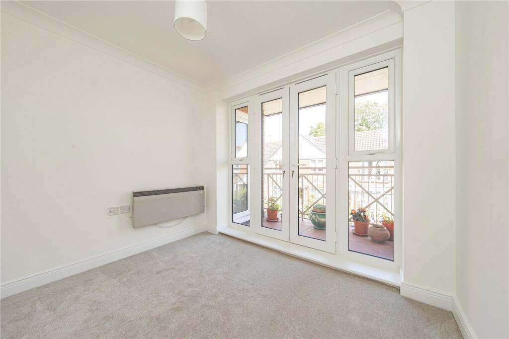 Apartment in Twickenham - View 3