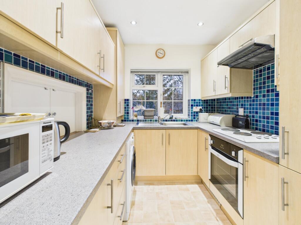 Apartment in Hemel Hempstead, Amersham - View 4