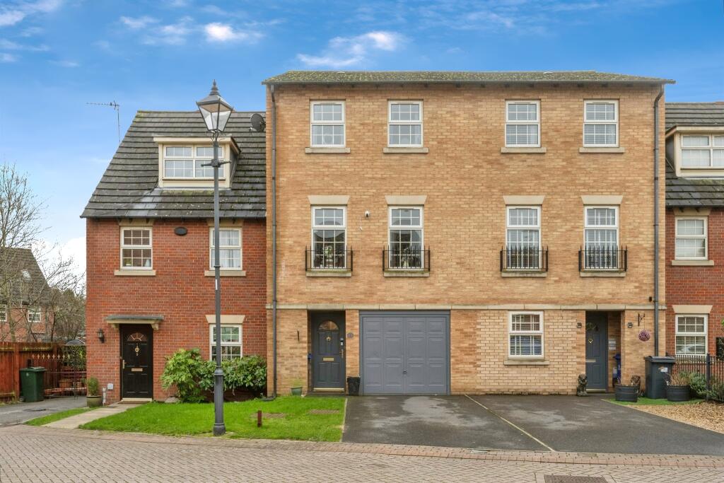 Main image of property: Chelwood Court, Woodfield Plantation, Doncaster