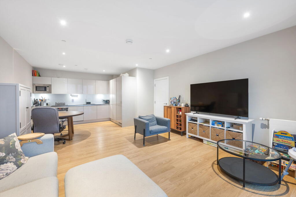 Main image of property: Summerstown, Earlsfield, SW17