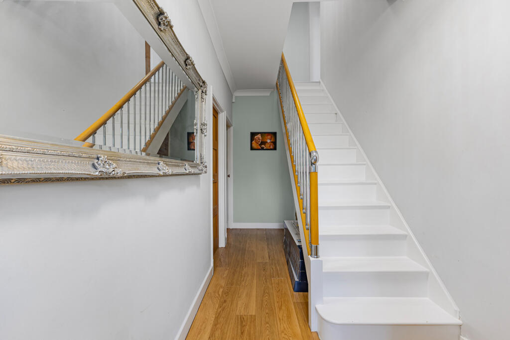 House in Bromley - View 3