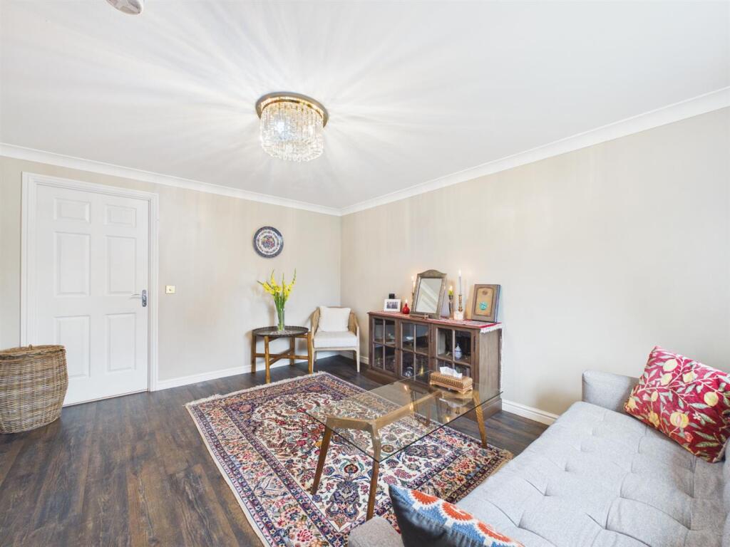 House in Elderslie, Ferguslie Park - View 3