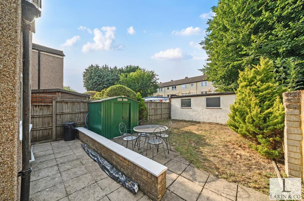 Rockingham Road, Uxbridge, UB8 photo 4