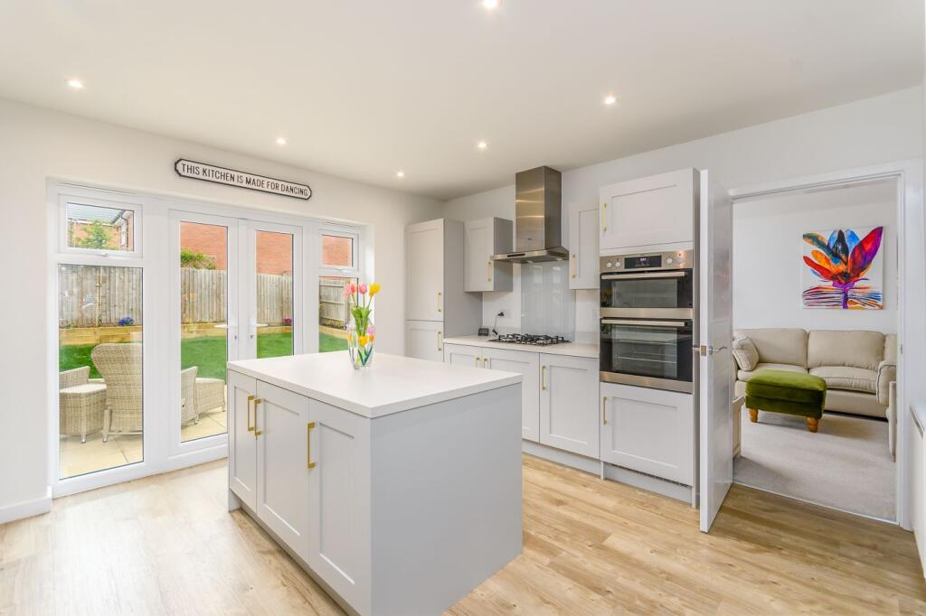 Hopper Avenue, Stratford-upon-Avon, CV37 9GQ photo 4