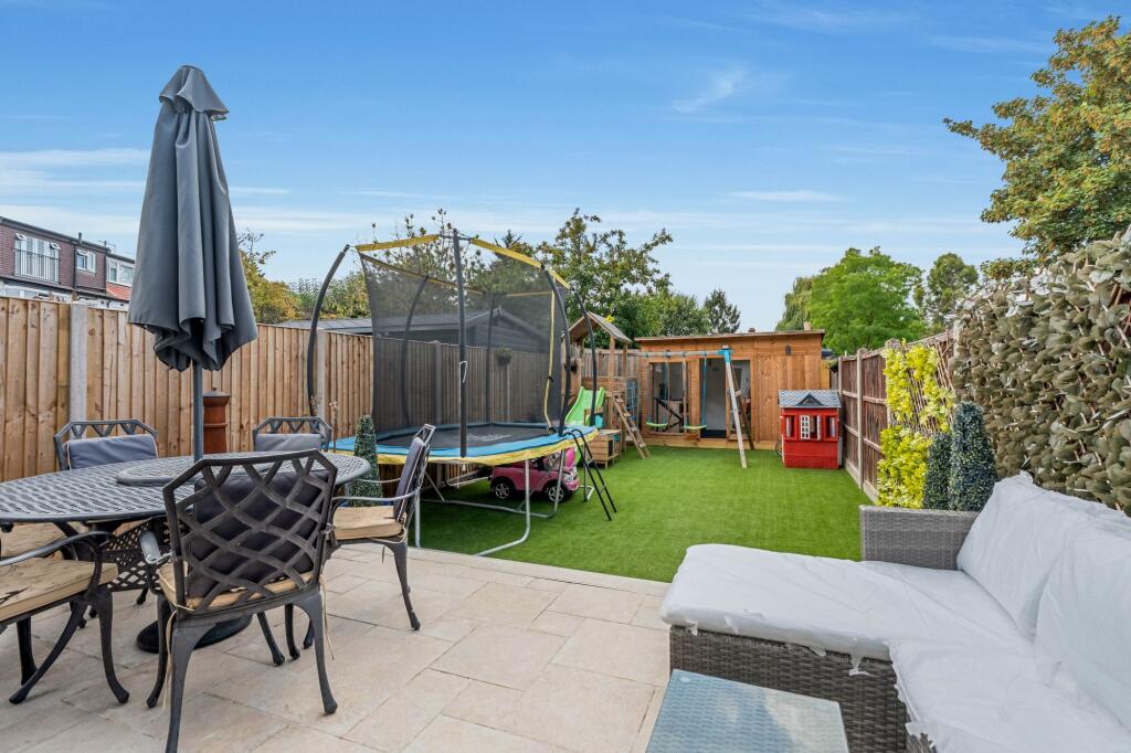 House in Sutton - View 4