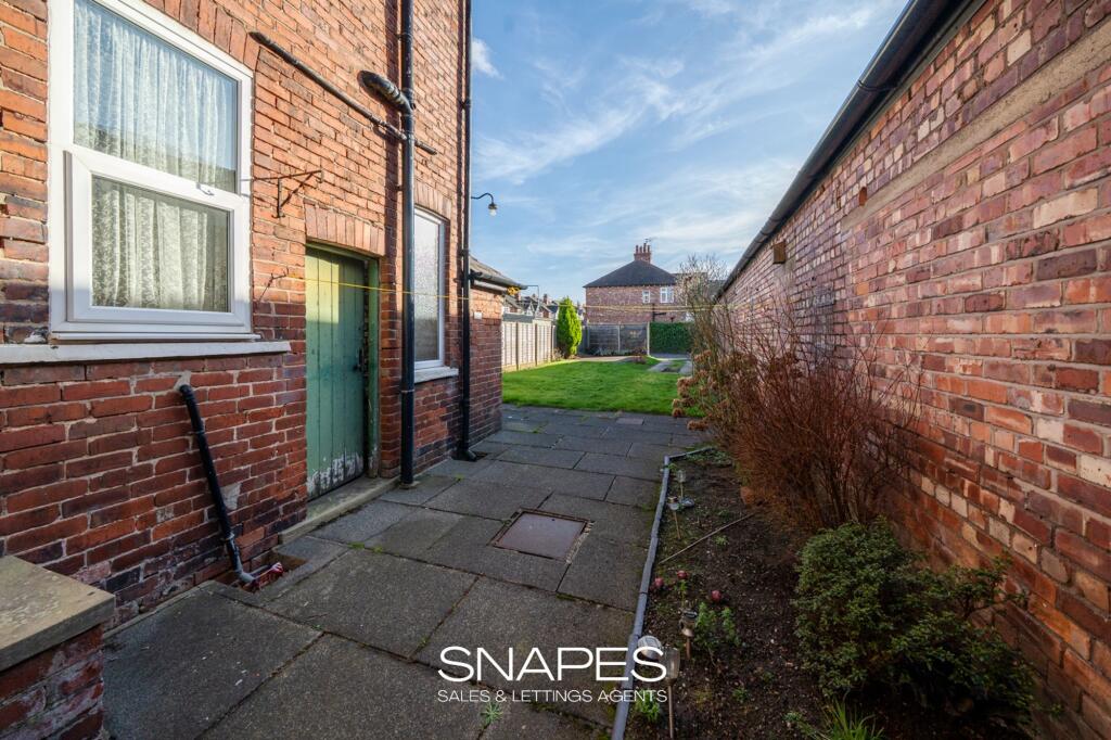 Lumb Lane, Bramhall, SK7 photo 3