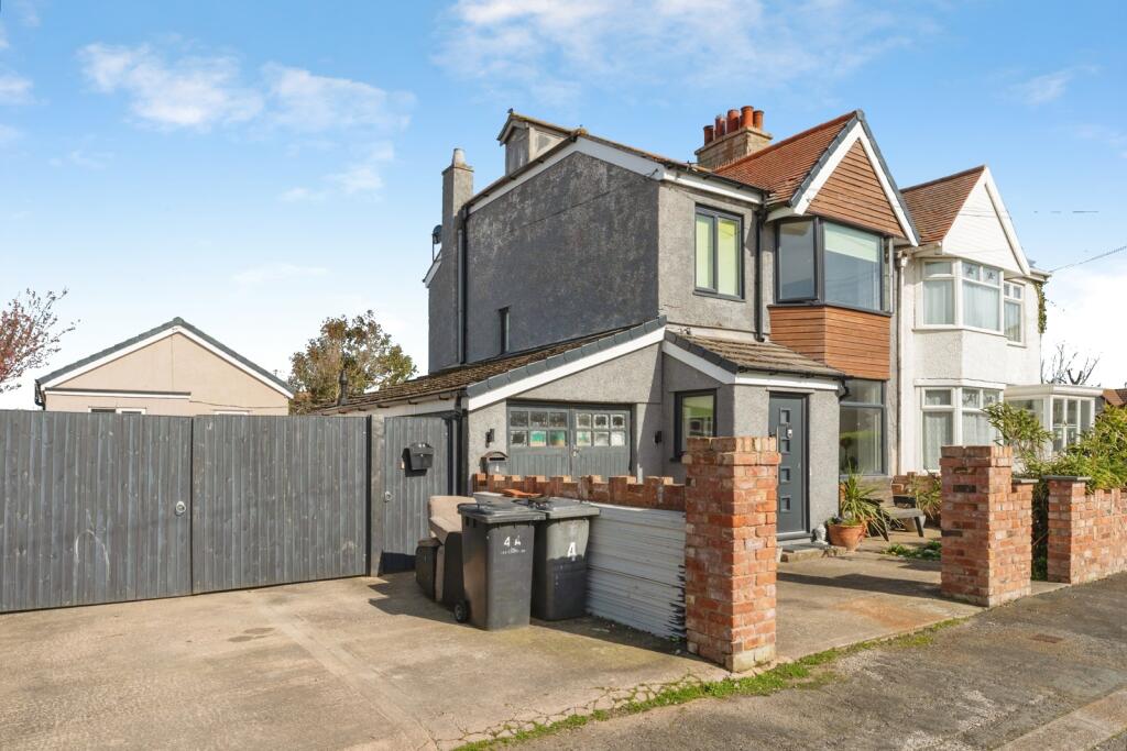 Main image of property: Berwyn Crescent, Kinmel Bay, Rhyl, Clwyd, LL18