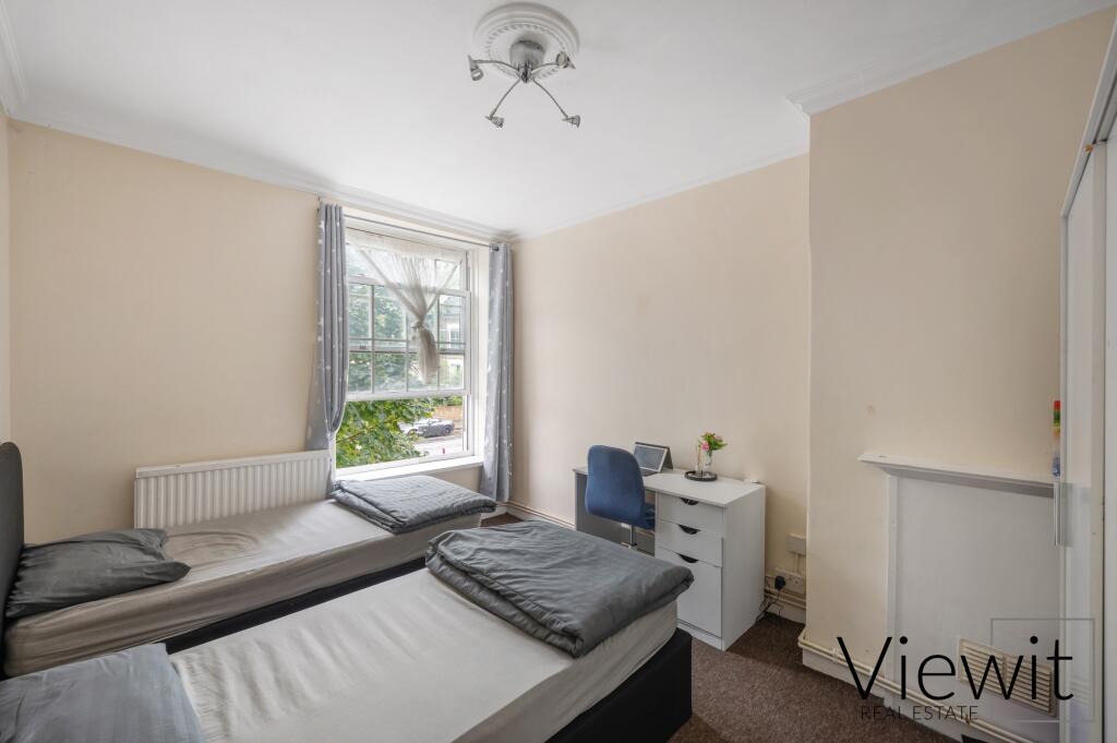 Apartment in London - More