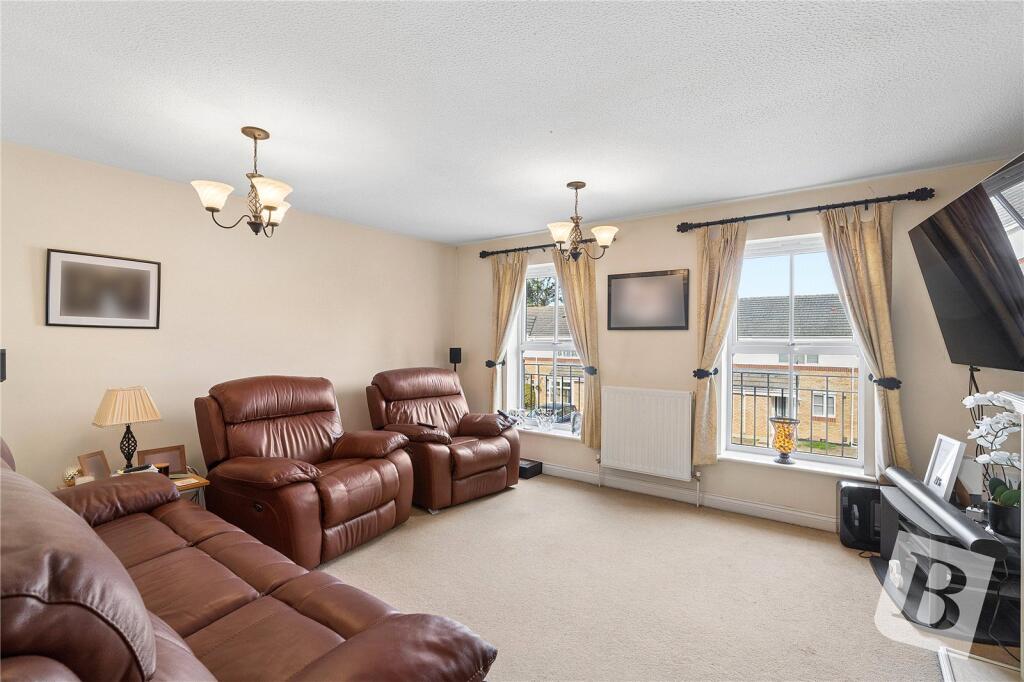 Bancroft Chase, Hornchurch, RM12 photo 3
