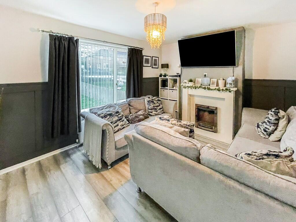 Sycamore Avenue, Huddersfield, West Yorkshire, HD3 photo 2