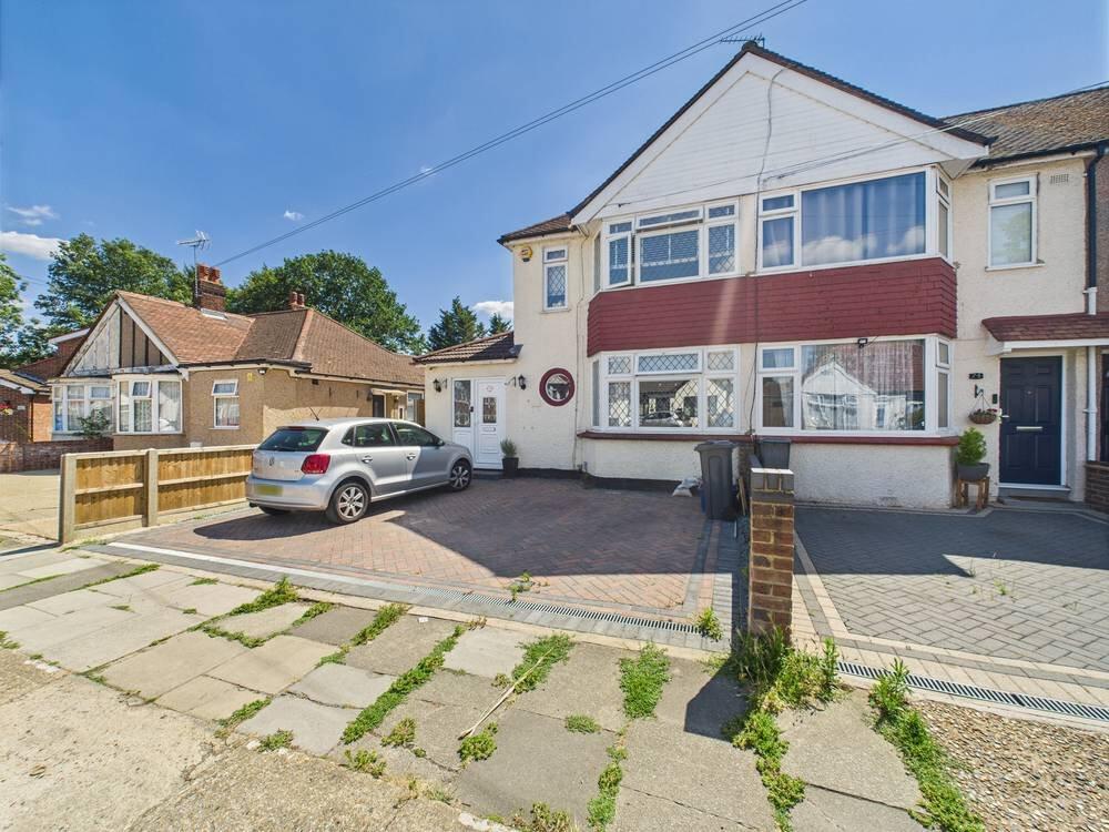 3-bed terraced on Parkfield Crescent, Feltham, Middlesex, TW13, £525,000