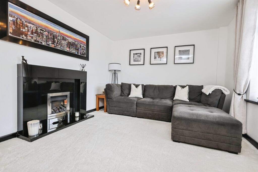 House in Birmingham, West Midlands - View 2