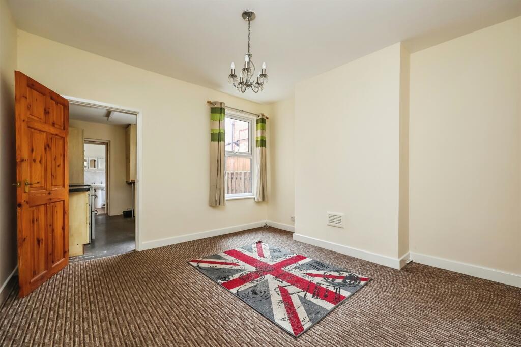 House in Nottingham - View 5