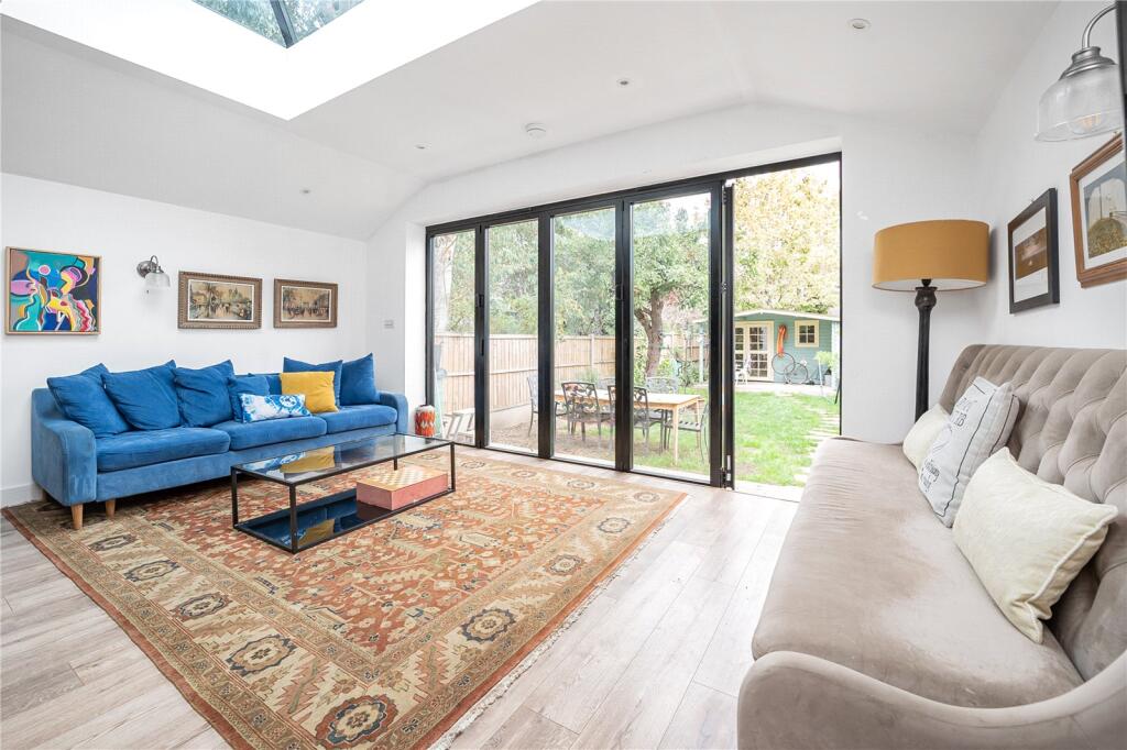 House in London - View 4