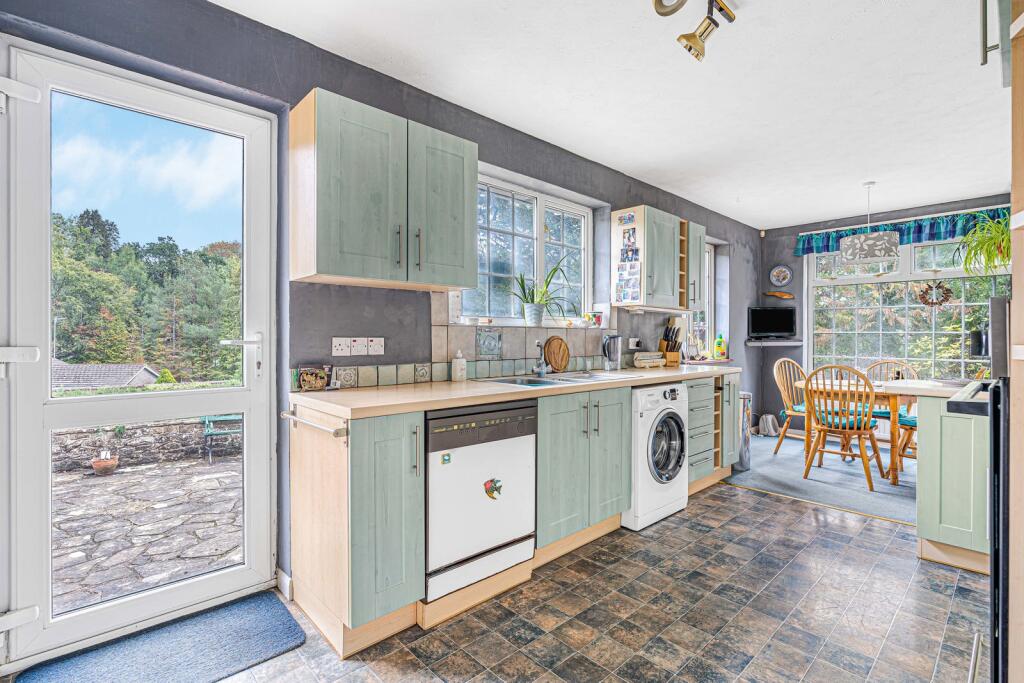 Sandrock Hill Road, Wrecclesham, Farnham, Surrey, GU10 photo 3