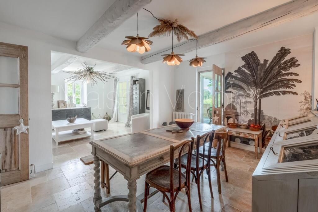 Main image of property: Provence-Alps-Cote d`Azur, Vaucluse, Le Thor
