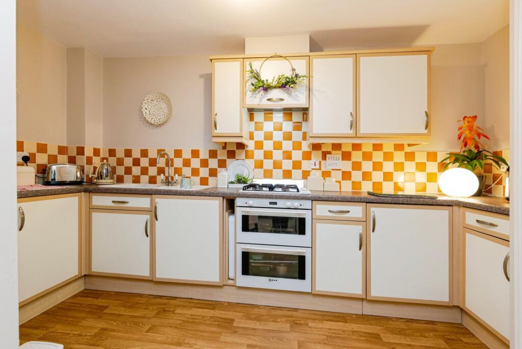 Greystones Drive, Darlington, Durham, DL3 photo 4