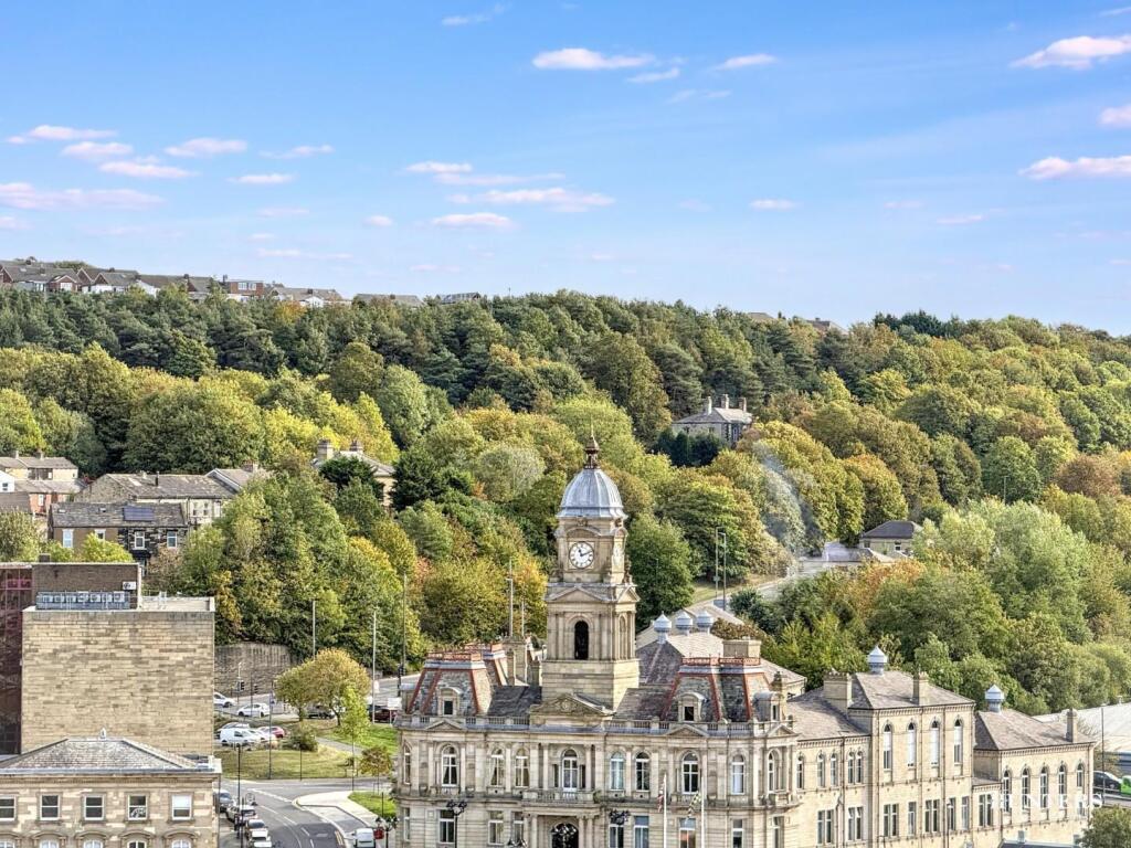 Apartment in Kirklees, Eightlands, Savile Town - View 3
