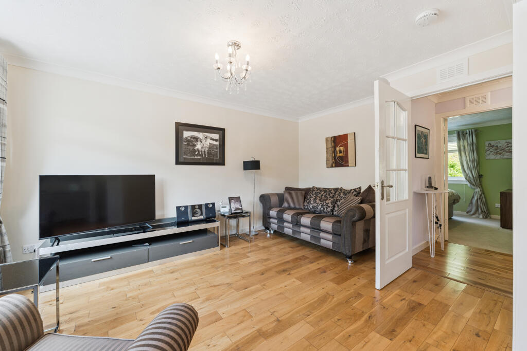 Apartment in Milngavie, South Mains, East Dunbartonshire - View 3