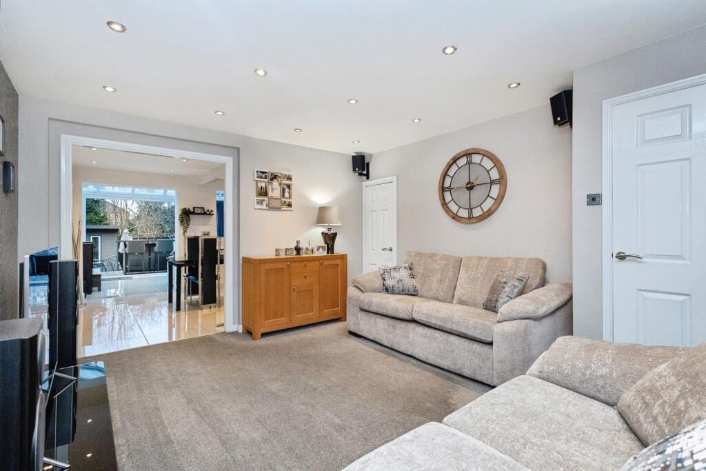 Carpenters Walk, Droylsden, Manchester, Greater Manchester, M43 photo 2