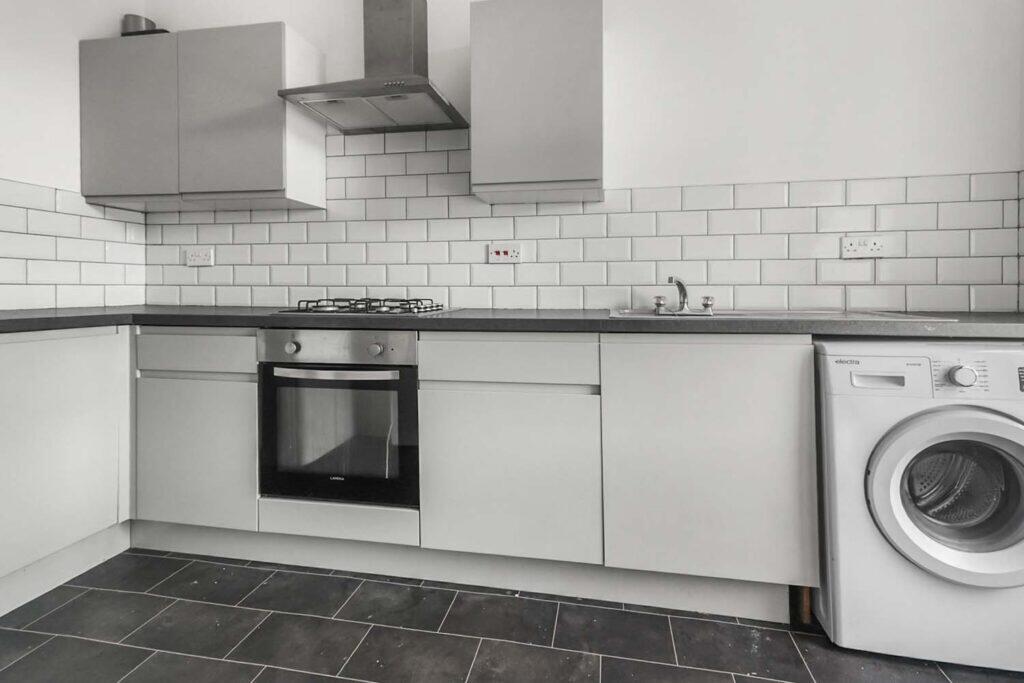 Apartment in Motherwell, North Lanarkshire - More