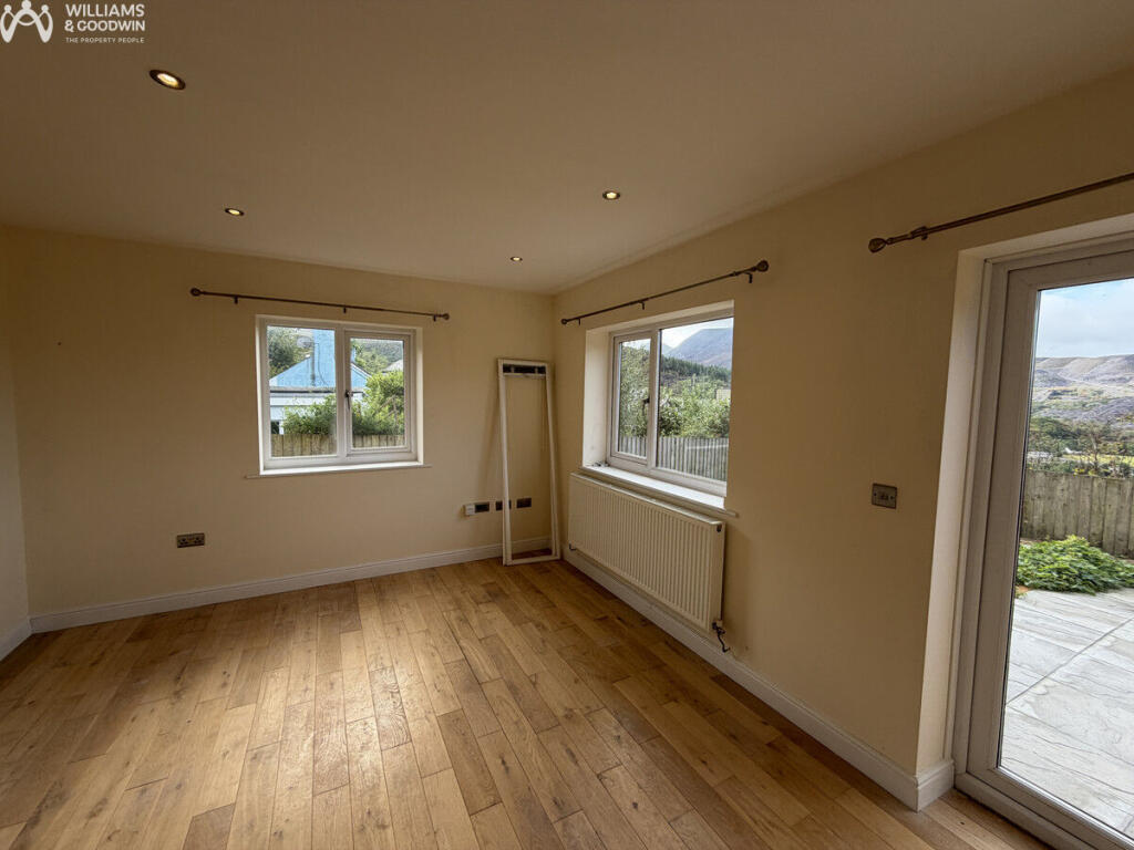 House in Bethesda, Gerlan - View 4