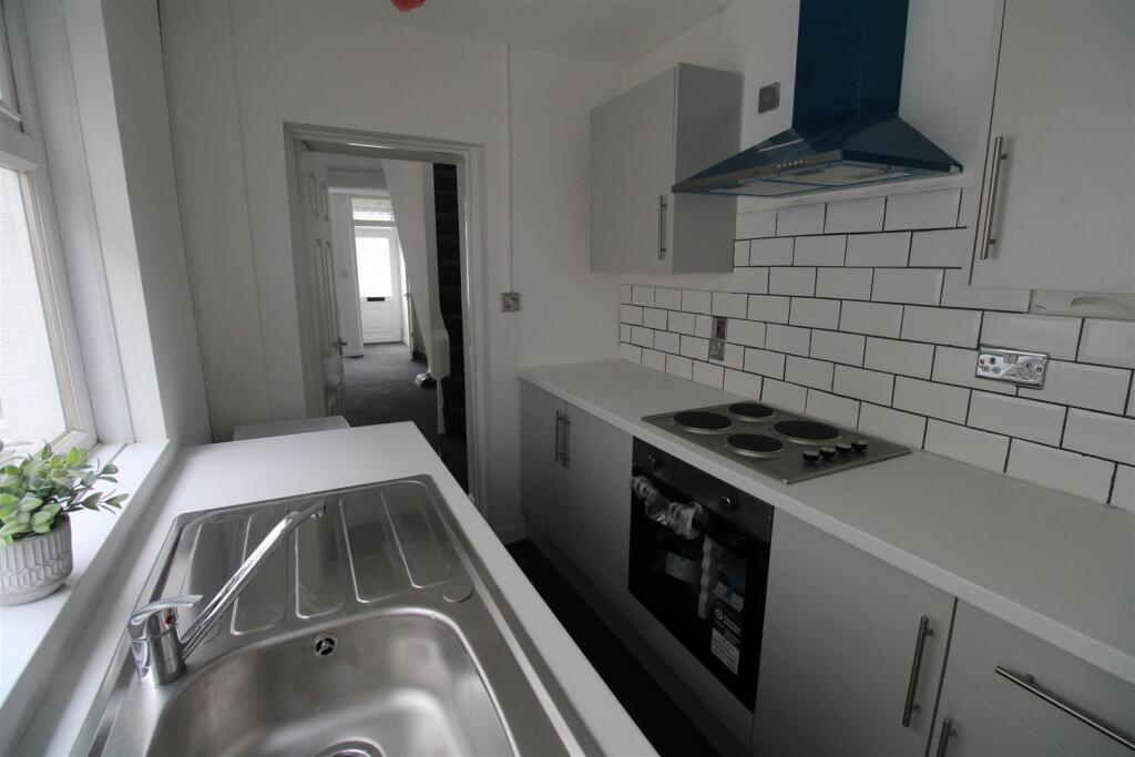 House in Newport - View 5