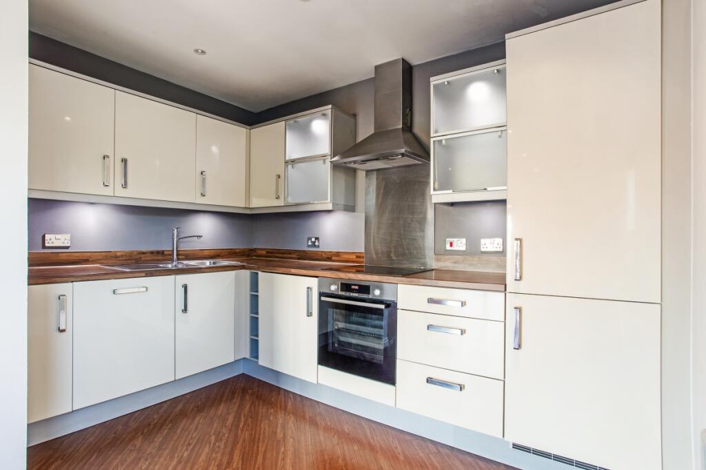 Apartment in St Albans - View 4