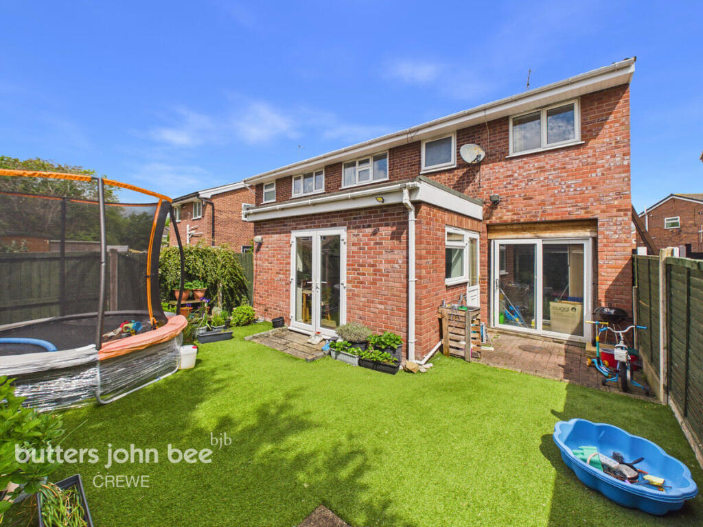 Canford Close, Crewe photo 4