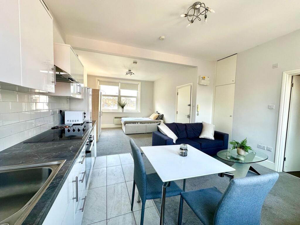 Studio flat for rent