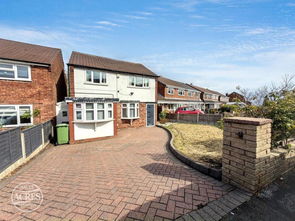 3-bed detached on Park Farm Road, Great Barr, Birmingham, £330,000