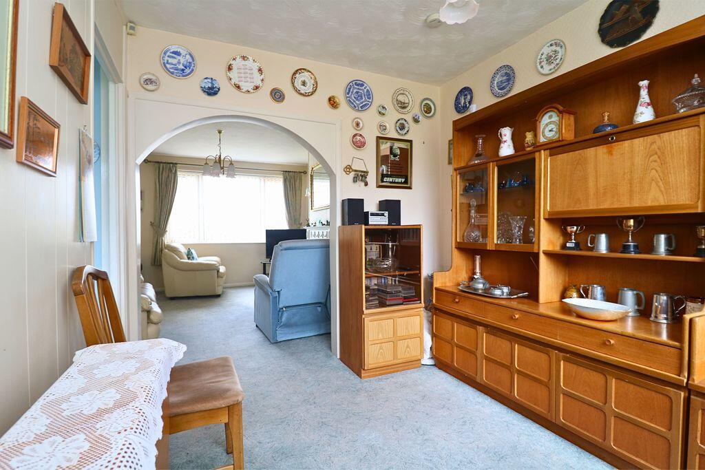 Edinburgh Drive, Rushall photo 4