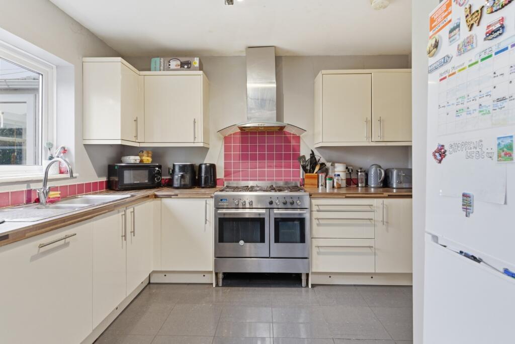 House in Worcester - View 3